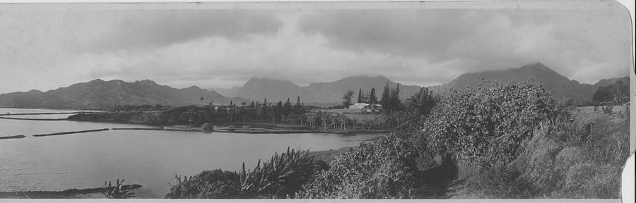 Historic aerial photograph of Kāneʻohe Bay fishponds.